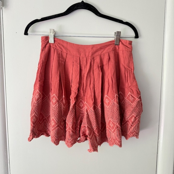 Free People Coral Orange Eyelet Embroidered Pleated Shorts Size 2 - Picture 8 of 10